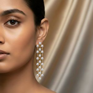 Pendientes Largos en Forma de Gota con Diamantes Redondos Brillantes de 2.50 CTW, Engastados en Oro de 9K - Product Image 6