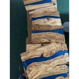Tabla de cortar de resina epoxi y madera de Olivo natural de primera calidad, tabla de cortar de cocina colorida hecha a mano de tamaño personalizado - Product Image 3