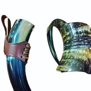 Taza de cuerno de ganado grabada personalizada Taza de venta de cuerno natural con envoltura de cuero Tazas de cuerno de búfalo rústico con base de madera - Product Image 2