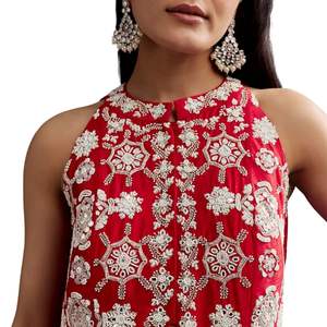 ชุดสูทพาลาซโซสีแดงพร้อมกระจกและโมติสำหรับทำงานผ่าหน้า kurta ขายส่งเสื้อผ้าชนเผ่าของผู้หญิง - Product Image 2