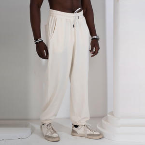 Pantalon de jogging de sport taille moyenne décontracté pour hommes Pantalon de survêtement ample en polaire avec logo personnalisé Coupe normale Cordon de serrage personnalisable - Product Image 5