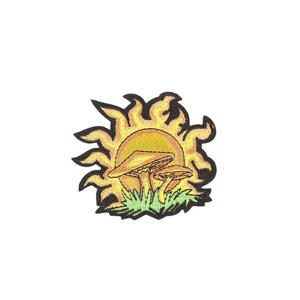 Prix usine personnalisé belle conception patchs de broderie nouvelle arrivée fer sur badges brodés pour chapeau et vêtements - Product Image 2