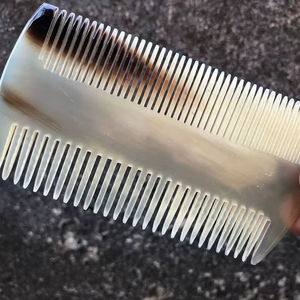 Peine de Cuerno Natural Ecológico, Pulido a Mano, con Dientes Anchos para Desenredar Cabello Largo, Grueso y Rizado - Product Image 1