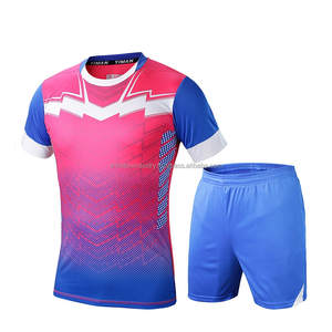 Maillot et chaussettes de football respirants professionnels personnalisés à séchage rapide avec design sportif, vêtements de football respirants à sublimation - Product Image 3