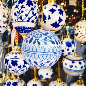 Accessoires de support d'arbre de Noël faits à la main au Cachemire ornements et boules en papier mâché écologique pour la décoration intérieure - Product Image 3