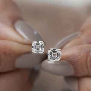 Boucles d'oreilles en diamant de culture pour unisexe, diamant taille Asscher carré avec or massif 14 carats, boucles d'oreilles fines et délicates pour cadeau d'anniversaire - Product Image 4