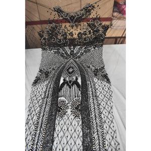 Vestido largo bordado para mujer elegante de calidad de exportación con paneles delanteros y traseros para fiesta y ropa informal disponible para la venta - Product Image 5