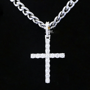 Colgante de Cruz religiosa de plata de ley S925 con diamantes de laboratorio de corte brillante redondo VVS claridad chapada en rodio para fiestas - Product Image 5