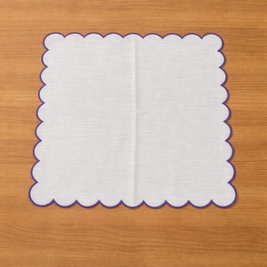 Servilletas de Mesa Desechables Antibacterianas Hechas a Mano con Borde Festoneado de Lino 100% Premium para Uso en el Hogar y Restaurantes - Product Image 3