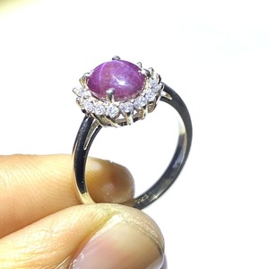 Bague artisanale vintage en argent sterling 925 avec pierre précieuse, rubis rouge naturel, design ailes, sertissage à griffes, certifiée par un tiers, taille 9x7 mm - Product Image 2