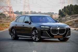 NOUVEAU BMW Série 7 735i 2026, 0 km, puissance inconnue, 6 cylindres, 5 places, transmission automatique - Product Image 4