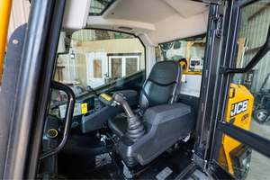 รถตักล้อยาง JCB 2TS 7T ปี 2023 เครื่องยนต์ Kohler  ประสิทธิภาพสูง พร้อมมอเตอร์ปั๊มเกียร์บ็อกซ์ รับประกัน 3 ปี สภาพดีเยี่ยม - Product Image 5