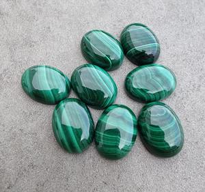 ต่างหูอัญมณีสีเขียวมรกตสีเขียวธรรมชาติทรงรีขนาด10X14มม. สำหรับสุภาพสตรีสีทอง18K - Product Image 5