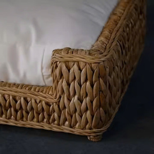 เตียงสัตว์เลี้ยงทรงสี่เหลี่ยมผืนผ้าผักตบชวาสุดหรูสำหรับสุนัขและแมวให้ความอบอุ่นในฤดูหนาวฤดูร้อน - Product Image 3