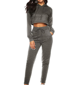 Sweat à capuche surdimensionné décontracté pour femmes et haut court à motif solide tenue au genou 2 pièces avec pantalon long au-dessus du genou et survêtement de survêtement - Product Image 4