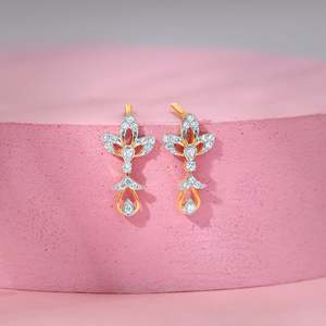 Pendientes de Diamantes GIVA Jewellery Heer Grab Gold Leaflight Collection para Mujeres que Buscan Elegancia Refinada - Product Image 6