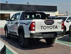 NUEVA TOYOTA HILUX ADVENTURE 2026, MOTOR DE GASOLINA DE 4.0L, TRANSMISIÓN AUTOMÁTICA, DOBLE CABINA, SUV DE 4 PUERTAS, FAROS LED TURBO - Product Image 5