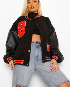 Chaqueta universitaria corta transpirable de talla grande para mujer, chaquetas de béisbol con letras y manga de cuero bordada con logotipo personalizado para mujer - Product Image 1