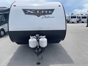 Remolques de viaje usados 2023 F-o-r-e-s-t R-i-v-e-r S-a-l-e-m Cruise L-i-t-e 261BHXLX a precio de descuento - Product Image 4