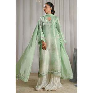 Robe de soirée en satin pour femme Seraphine pour le printemps - Product Image 4