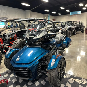 Can-Am Spyder F3-Ts 2022 con motores Rotax 1330 ACE - Product Image 2