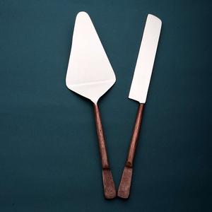 Stainless Steel <b>Cake</b> Server with Serrated Edge Blade Ensuring Smooth <b>Slicing</b> of All Types of <b>Cakes</b> Pies and Desserts - Product Image 5