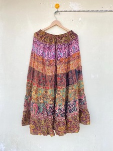 Hermosa falda de seda India Vintage para mujer, falda Floral de retazos bohemios hechos a mano, falda Maxi larga de verano Multicolor, regalo para ella - Product Image 3