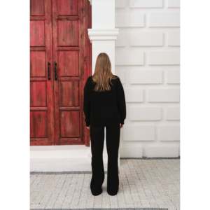 Ensemble de survêtement avec imprimé texte noir et pantalon palazzo à jambes larges - Noir - Product Image 2