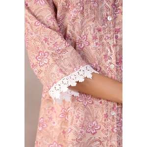 เสื้อคุर्ตาสั้นพิมพ์ลายบล็อกสีเบจสำหรับผู้หญิง - Product Image 6