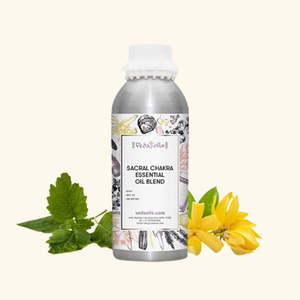 Mélange d'huiles thérapeutiques pour le chakra sacral, hydratant et nourrissant, aux huiles essentielles d'Ylang-Ylang, de Géranium, de Bois de Santal, de Bergamote et d'Arbre à Thé - Product Image 1