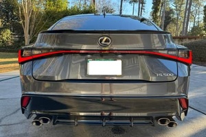 Lexus IS 500 Premium 2023, el más vendido, con motor V8 de 472 HP, color gris Cloudburst, prácticamente sin modificar. - Product Image 6