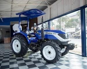 Découvrez la qualité supérieure des tracteurs Lovol 254, maintenant disponibles à l'achat avec des options de livraison rapide pour votre commodité. - Product Image 3