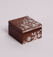 Boîte de rangement traditionnelle en bois et en nacre (incrustation), forme carrée avec finition en noyer