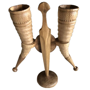 Corne de Viking en bois sculpté écologique à forte demande, forme sûre et naturelle avec support - Product Image 1