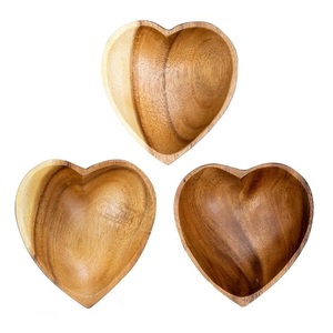 ชามไม้รูปหัวใจสำหรับรับประทานอาหารและเสิร์ฟ ทำจากไม้ธรรมชาติ ไม้กระถินเทศและมะม่วง - Product Image 3
