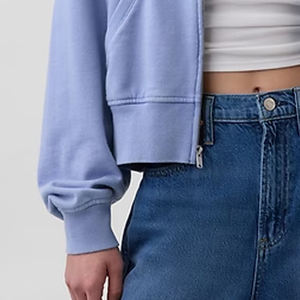 Trendy Streetwear Design With Logo And Zip Up Closure And Ribbed Hem <b>Women</b> Lounge Ready <b>Fleece</b> Hooded <b>Top</b> With Pocket For Winter - Product Image 3