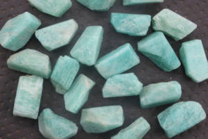 หินอัญมณีอะมาโซไนต์เกรด22-25มม. อัญมณีหลวมของแท้คริสตัลบำบัดธรรมชาติ5ชิ้น - Product Image 2