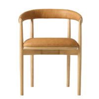 Silla Ejecutiva de Oficina con Estructura de Madera, Asiento Acolchado de Espuma, Tapicería de Cuero Sintético - Diseño Moderno para Hotel, Cocina y Uso en Exteriores