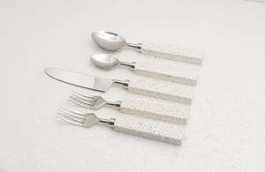 Juego de cubiertos de acero inoxidable con mango de resina blanca con incrustaciones de latón, cubiertos de tendencia para el hogar, accesorios de cocina, juego de cubiertos - Product Image 6