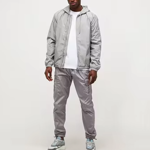 Veste coupe-vent mince confortable pour hommes, jogging imperméable personnalisé en nylon 90% 10% élasthanne - Product Image 3