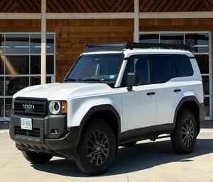 พร้อมจัดส่ง รถพวงมาลัยขวา/ซ้าย โตโยต้า แลนด์ ครุยเซอร์ 4WD ปี 2025 - Product Image 3