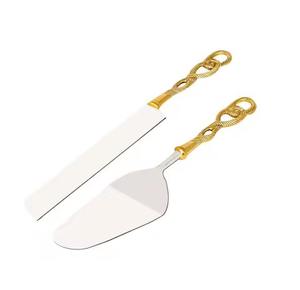 Cuchillo clásico para servir pasteles de acero inoxidable con cómodo agarre de madera Combinación perfecta de diseño tradicional y moderno - Product Image 6