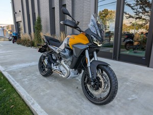 Motocicleta Deportiva SUPER PREMIUM Nueva, Estilo Adventure-Touring (ADV), Supersport, Motor de Cuatro Tiempos, Herramientas con Fuente de Alimentación Inalámbrica/Batería - Product Image 2