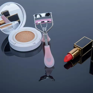 Recourbe-cils rembourré en silicone Conçu pour une utilisation sûre et fourni à des prix d'usine pour les grandes quantités de vente en gros - Product Image 6