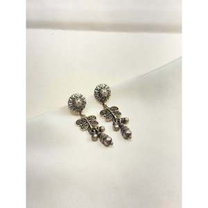 Pendientes Colgantes de Plata 925 Tridha con Mariposa Floral, Estilo Jhumka, Modernos, Vintage, Clásicos para Boda, Religiosos, con Forma de Campana, para Mujer, 4.9cm - Product Image 1