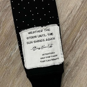 Dernier modèle de sweat à capuche brodé avec patch noir de qualité supérieure pour hommes sur mesure Logo appliqué en relief personnalisé en usine - Product Image 3