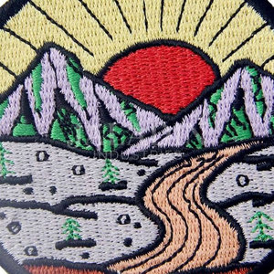 Nouveauté, badges brodés à la main en tissu sergé, designs personnalisés, fabrication en usine, badges brodés pour vêtements - Product Image 3