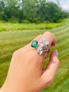 แหวนมรกตสีเขียวสดใสลายดอกไม้สีเขียวสดใสแหวนเงินเซอร์คอนแหวนหินอาจจะเกิดจากต่างหูมรกตเครื่องประดับเรืองแสงนีออน - Product Image 3