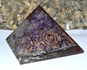 Pirámide de Orgón de Lepidolita al por Mayor con Punta de Cristal, Sanación de Chakras Reiki, Pirámide de Orgón Hecha a Mano y Pulida a Mano, Resplandor Solar - Product Image 6