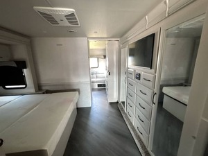 PROVEEDOR de Autocaravanas Usadas 2024 Fleetwood para 36 Personas, Clase A, con Motor de Gasolina - Product Image 5